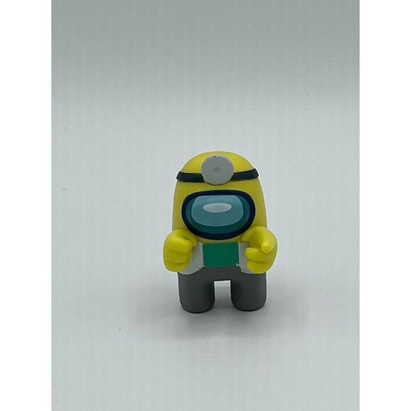 Among Us Crewmate Mini Figures 2" Yellow Toikido Series 2 What's up doc - Picture 1 of 2